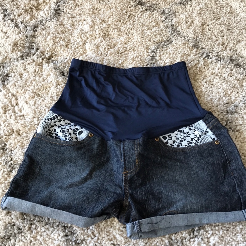 Washed and lace maternity jean shorts